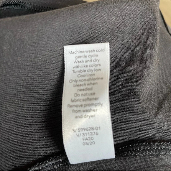 Athleta essence flow top solid black 11726 - Picture 6 of 6